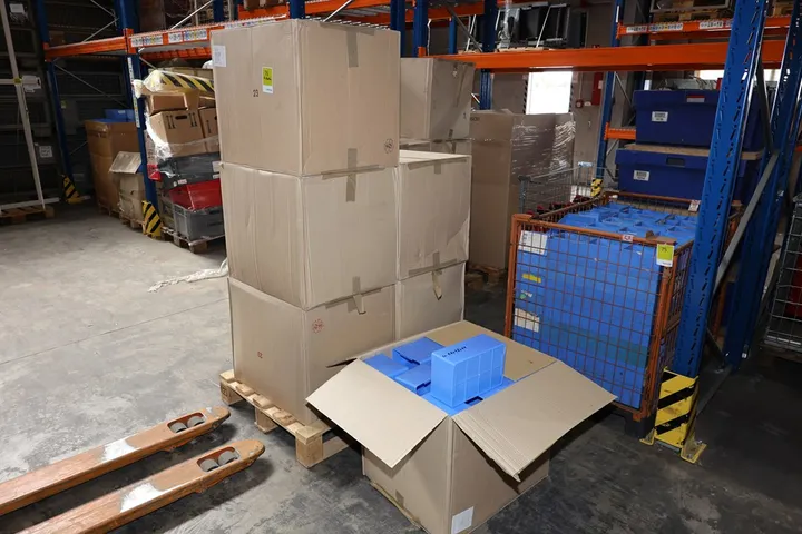 5 x Karton Lagerboxen Maße: ca. 27 x 17 x 11 cm